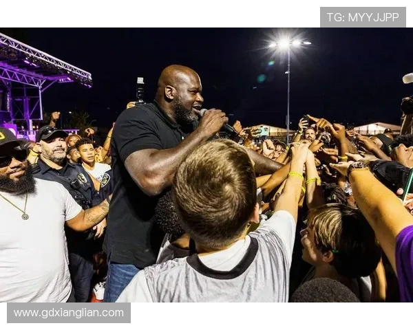 NBA“大鲨鱼”奥尼尔传奇生涯回顾与统治力分析