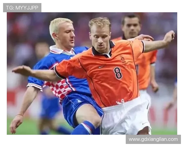 1990年世界杯德国与荷兰经典对决再现绿茵场 风云激荡决胜时刻 1990年世界杯德国与荷兰经典对决再现绿茵场 风云激荡决胜时刻