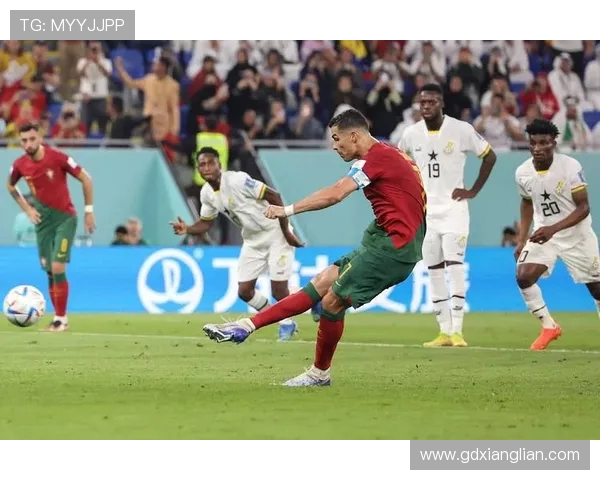 C罗世界杯点球时刻激动人心完美展现技术与心理素质的巅峰时刻