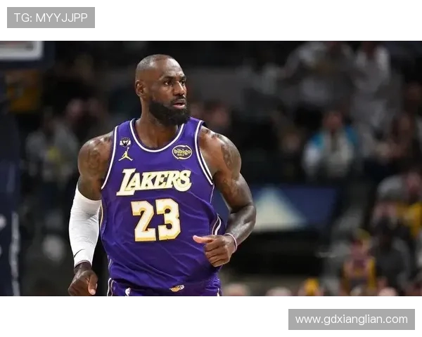 98篮球NBA录像回放:詹姆斯关键球绝杀,湖人逆转击败太阳